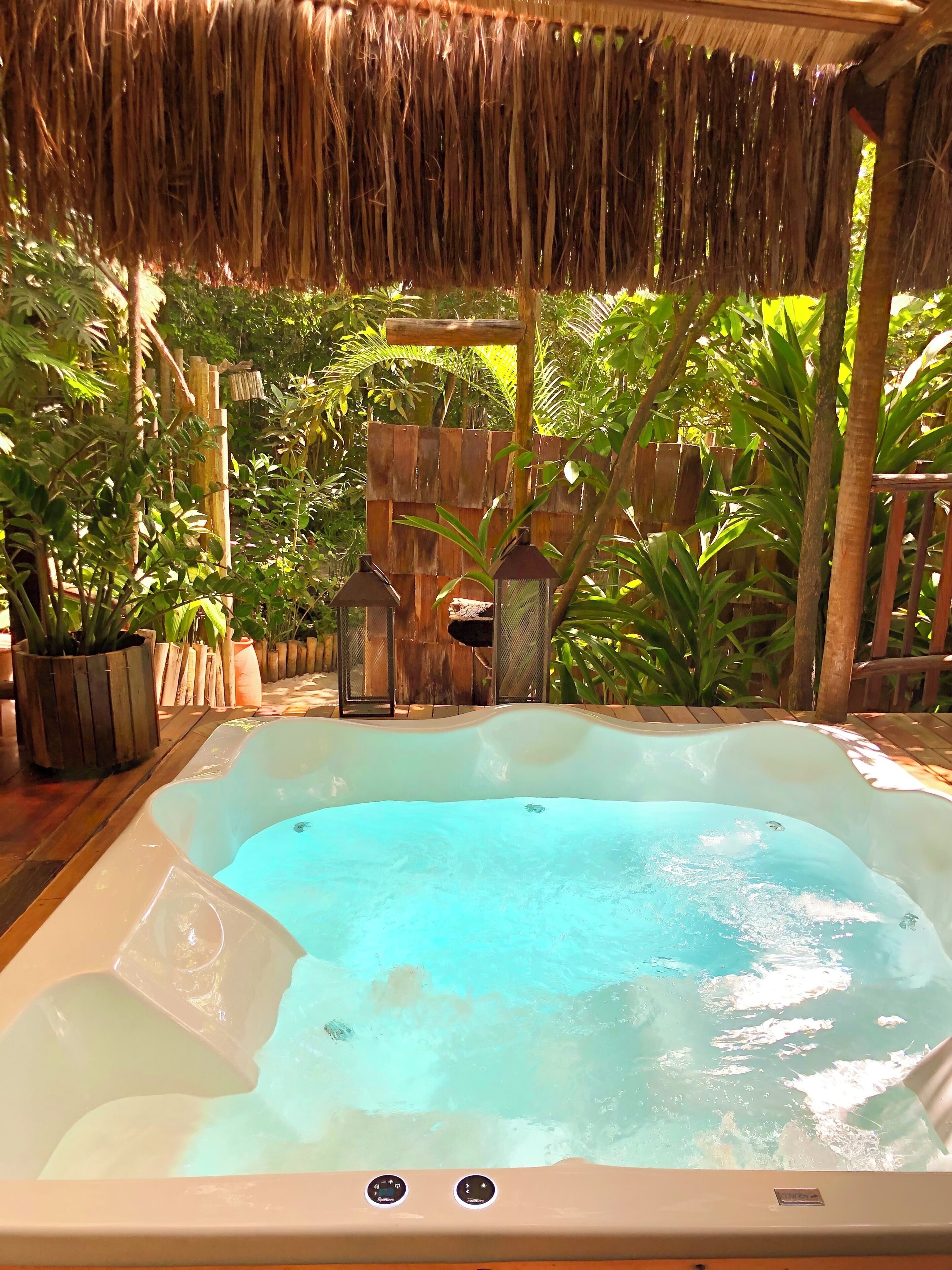 Outdoor spa tub