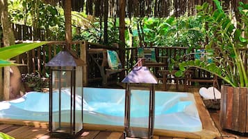 Bañera de hidromasaje exterior