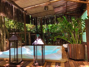 Bain à remous extérieur