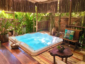 Outdoor spa tub - Maria Bungalow, luxury by the sea (Trancoso)