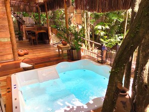 Outdoor spa tub - Maria Bungalow, luxury by the sea (Trancoso)