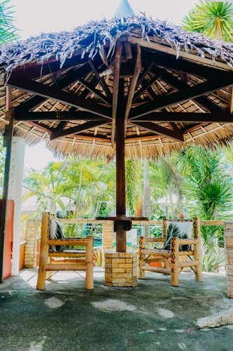 Private quite bungalow-5 min walk to ocean & restaurants