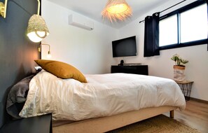 3 bedrooms, free WiFi, bed sheets - Cozy home in Montfavet (Montfavet)