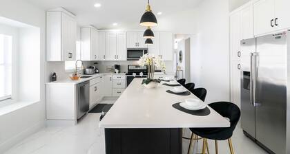 Modern Dream Disney Vacation Getaway Pool