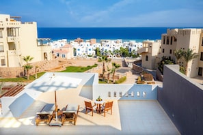 Minibar, una cassaforte in camera, tende oscuranti, ferro/asse da stiro