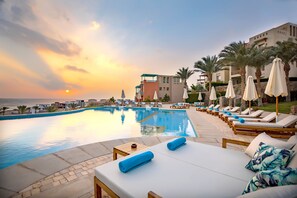 2 piscinas externas