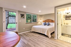 5 bedrooms, desk, iron/ironing board, free WiFi - Redwood Home/Hot Tub/Near UofO and River Path. (Eugene)