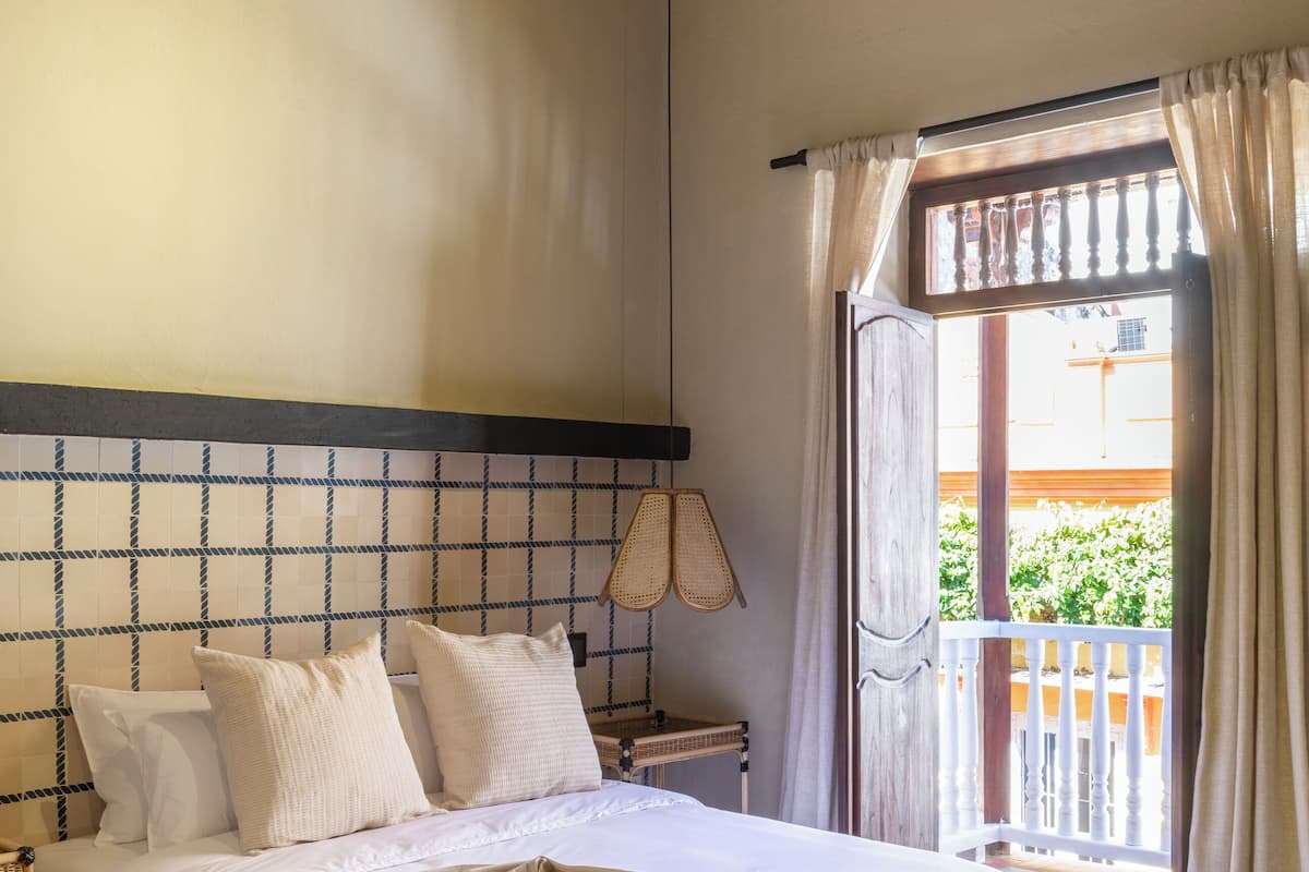 Superior kamer, balkon | Hypoallergeen beddengoed, een kluis op de kamer