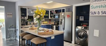 Blue Heaven in the Heart of Stuart Heat/salt pool