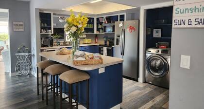 Blue Heaven in the Heart of Stuart Heat/salt pool