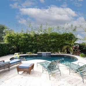Beheizter Pool
