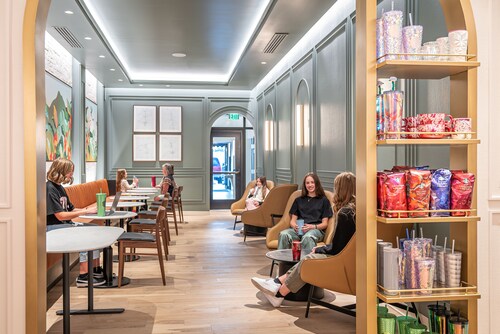 Above Starbucks in Downtown Logan ~ Fast Wifi ~ Free Netflix
