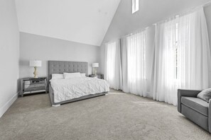 4 bedrooms, iron/ironing board, free WiFi, bed sheets