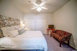 1 bedroom, desk, iron/ironing board, WiFi