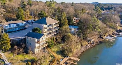 Cozy waterfront condo/ boat dock. Awesome sunsets!