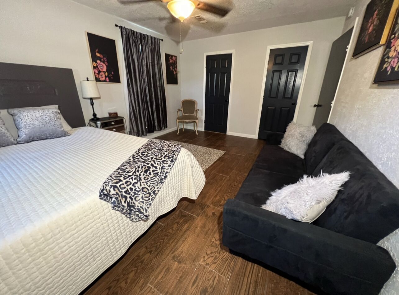 4 camere, una scrivania, Wi-Fi gratuito, lenzuola