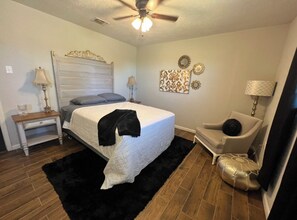 4 bedrooms, desk, free WiFi, bed sheets