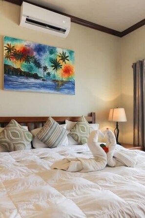 2 bedrooms, iron/ironing board, travel cot, WiFi - 2BR Beachside FamilySuite@Sapphire Beach Resort (San Pedro Town)