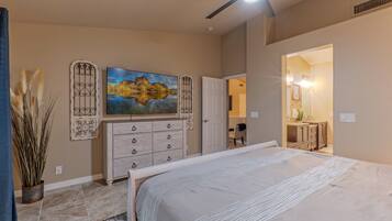 4 bedrooms, desk, iron/ironing board, free WiFi