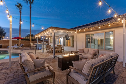 Near Golf & Trails, Htd POOL, Spa, Putt Green, Fire Pit, Patio TV, Poker & Pool Tables