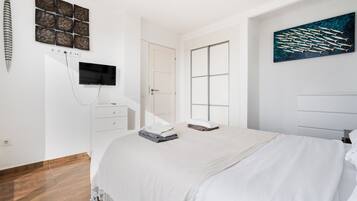 1 bedroom, iron/ironing board, free WiFi, bed sheets
