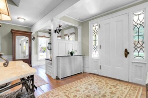 Interior - Historic Home on Dewey Pond - The Dewey House (Hartford)