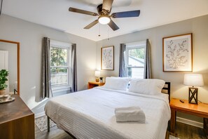 5 bedrooms, desk, iron/ironing board, free WiFi