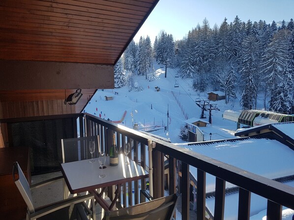 Outdoor dining - Studio 3 ppl, ski runs view, ski lifts at 50m (Doucy)