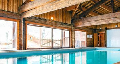 Splendid chalet 8/10 ppl, large terrace, parking