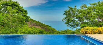 Ocean View 4 Bedroom Villa Steps to Beach & Resort Amenities