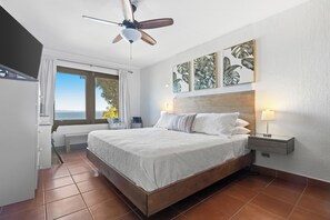 4 bedrooms, in-room safe, desk, iron/ironing board