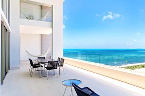 Outdoor dining - 3 Bedroom Penthouse Loft on Beautiful 5 Diamond Resort (Cancun)