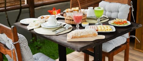 Petit déjeuner composé de spécialités régionales compris tous les jours