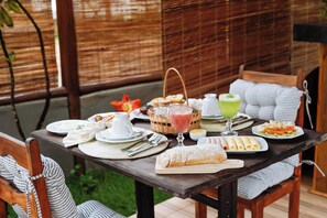 Desayuno típico de la región gratuito y diario