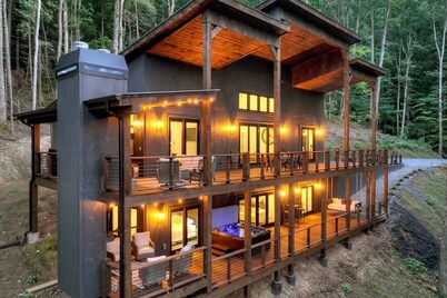 River Bend - New listing! Modern mountain luxury with amenities galore!