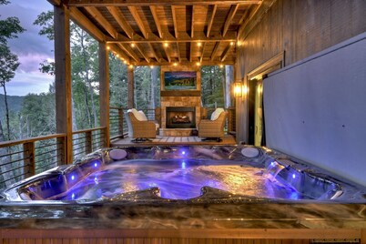 River Bend - New listing! Modern mountain luxury with amenities galore!