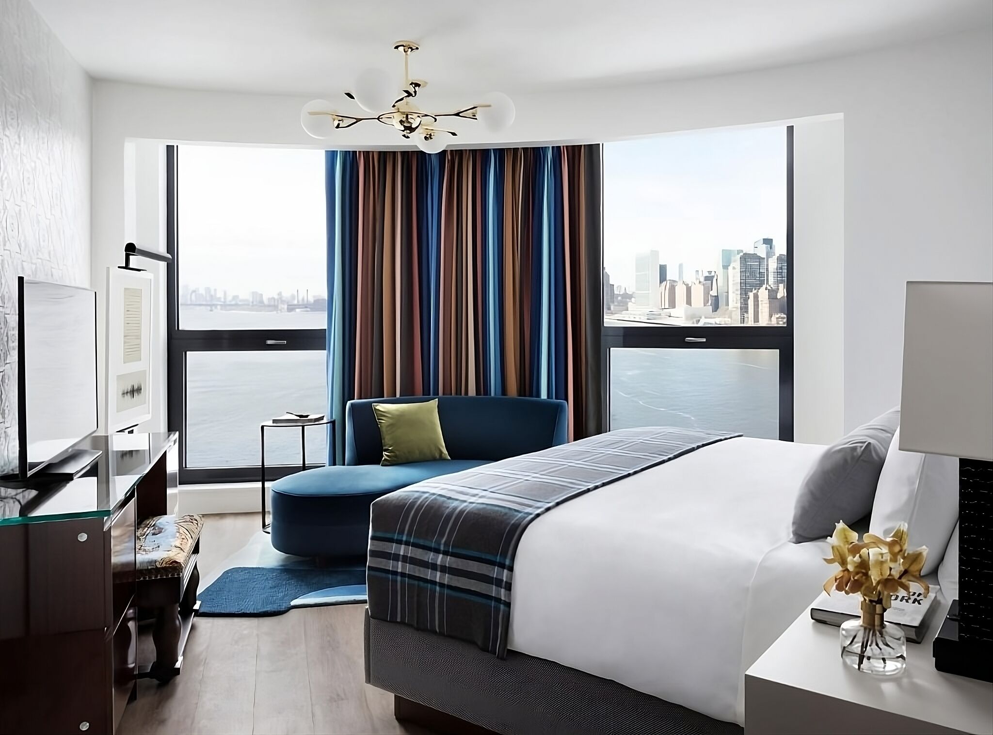 Junior Suite at Graduate New York, Pets Are Welcome, NYC Skyline Views!