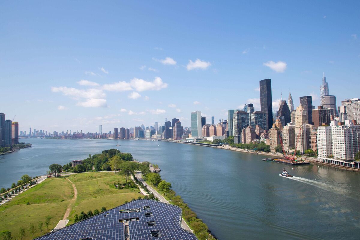 Just What You Were Looking For! Near Empire State Building & Gantry Plaza State