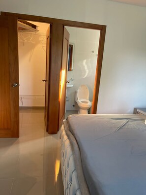 3 bedrooms, iron/ironing board, free WiFi