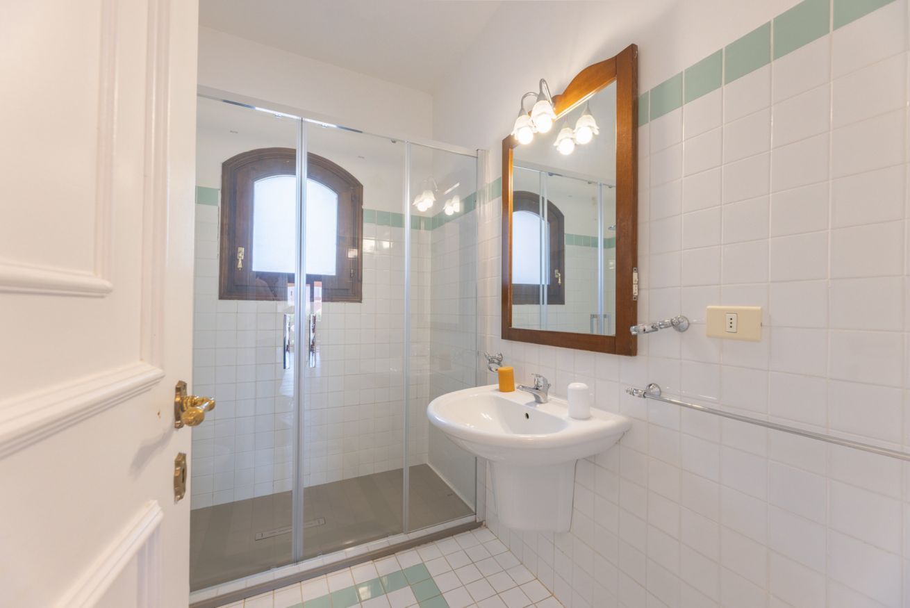Dusche, Haartrockner, Bidet, Handtücher