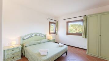 1 Schlafzimmer, Bügeleisen/Bügelbrett, Reisekinderbett, Bettwäsche