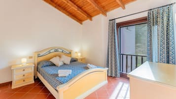 1 bedroom, iron/ironing board, travel cot, bed sheets