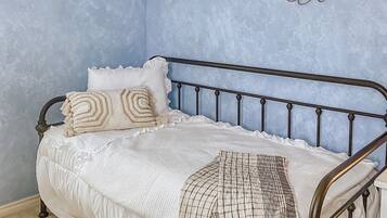 5 bedrooms, iron/ironing board, travel cot, WiFi