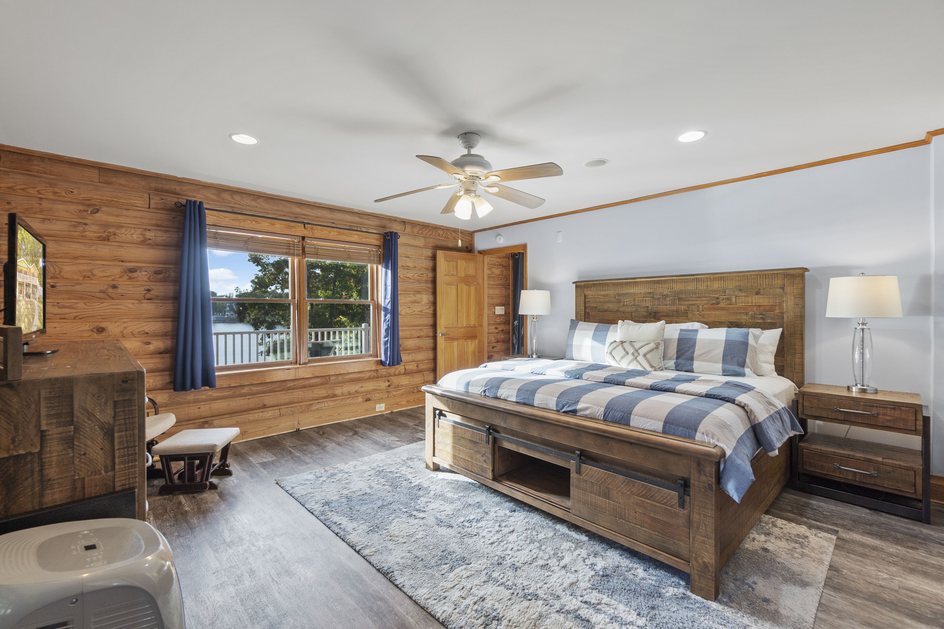 5 多间卧室、办公桌、熨斗/熨衣板、旅行婴儿床