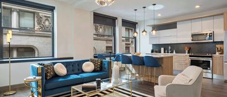 TV, stereoanlegg og kontorer