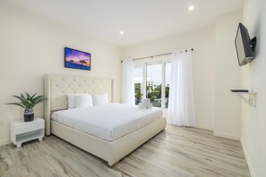 3 quartos, ferros/tábuas de passar roupa, Wi-Fi, roupa de cama