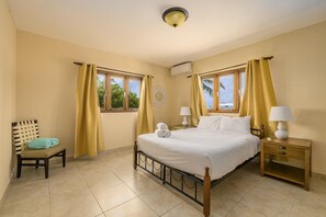 4 bedrooms, iron/ironing board, WiFi, bed sheets