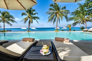 Outdoor pool - Lanta Palace Beach Resort and Spa (Ko Lanta)