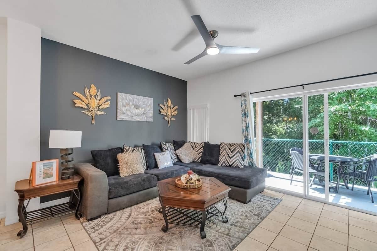 Smart-TV, Tischtennisplatte