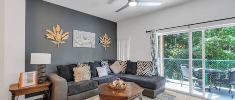 Smart TV, table tennis